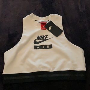Sports crop top